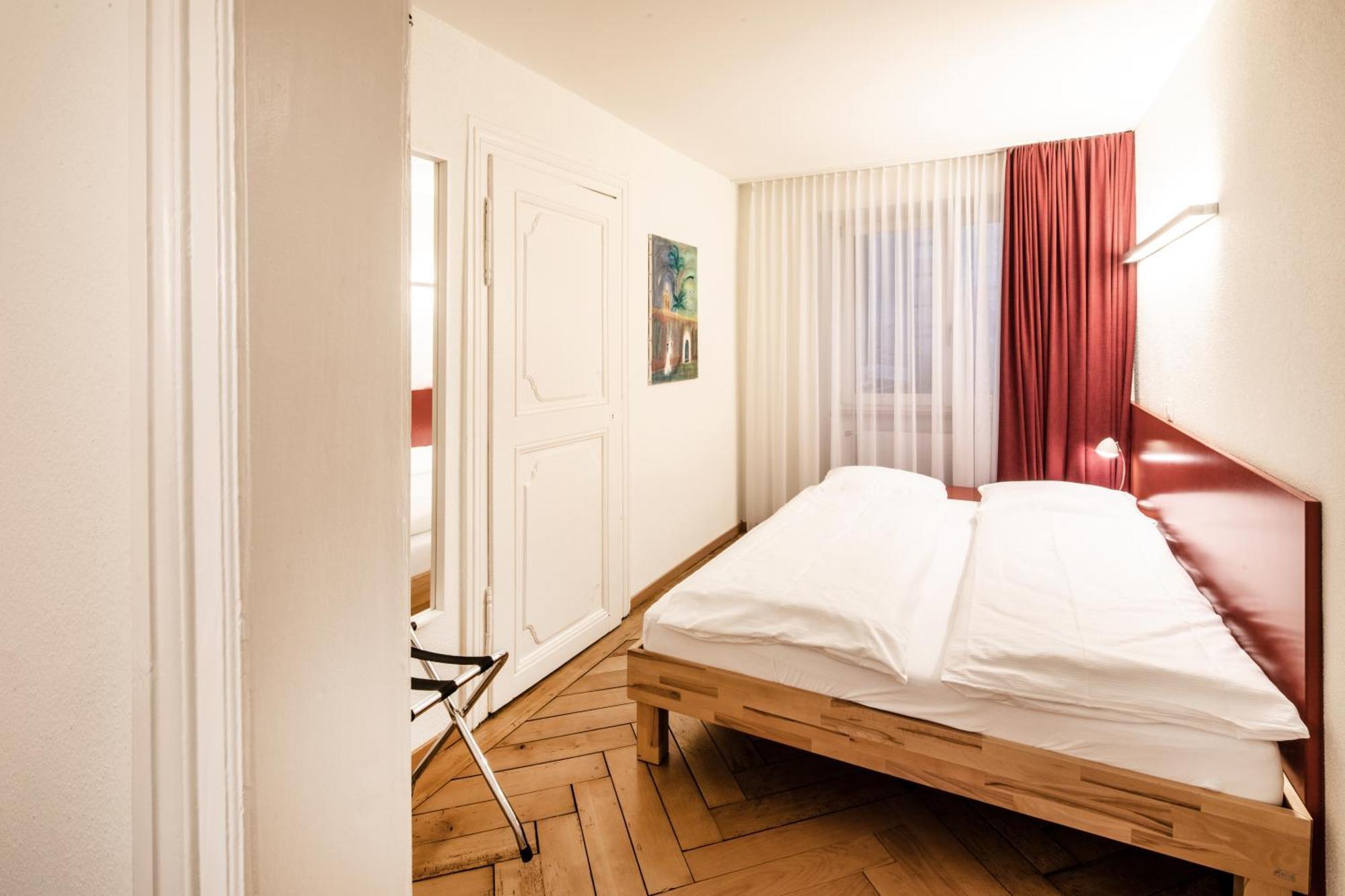 Hotel Roter Ochsen โซโลทูร์น ภายนอก รูปภาพ