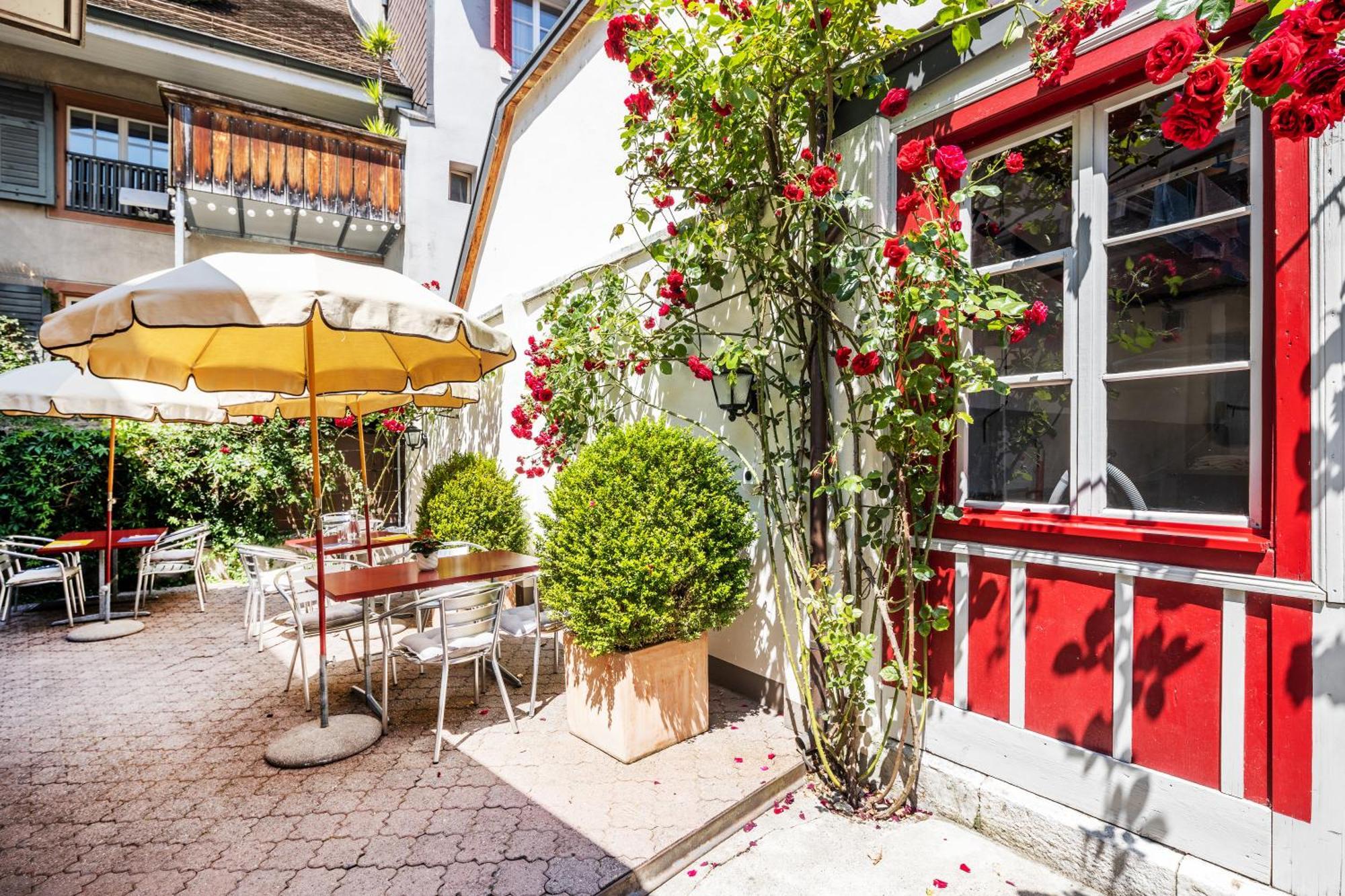Hotel Roter Ochsen โซโลทูร์น ภายนอก รูปภาพ