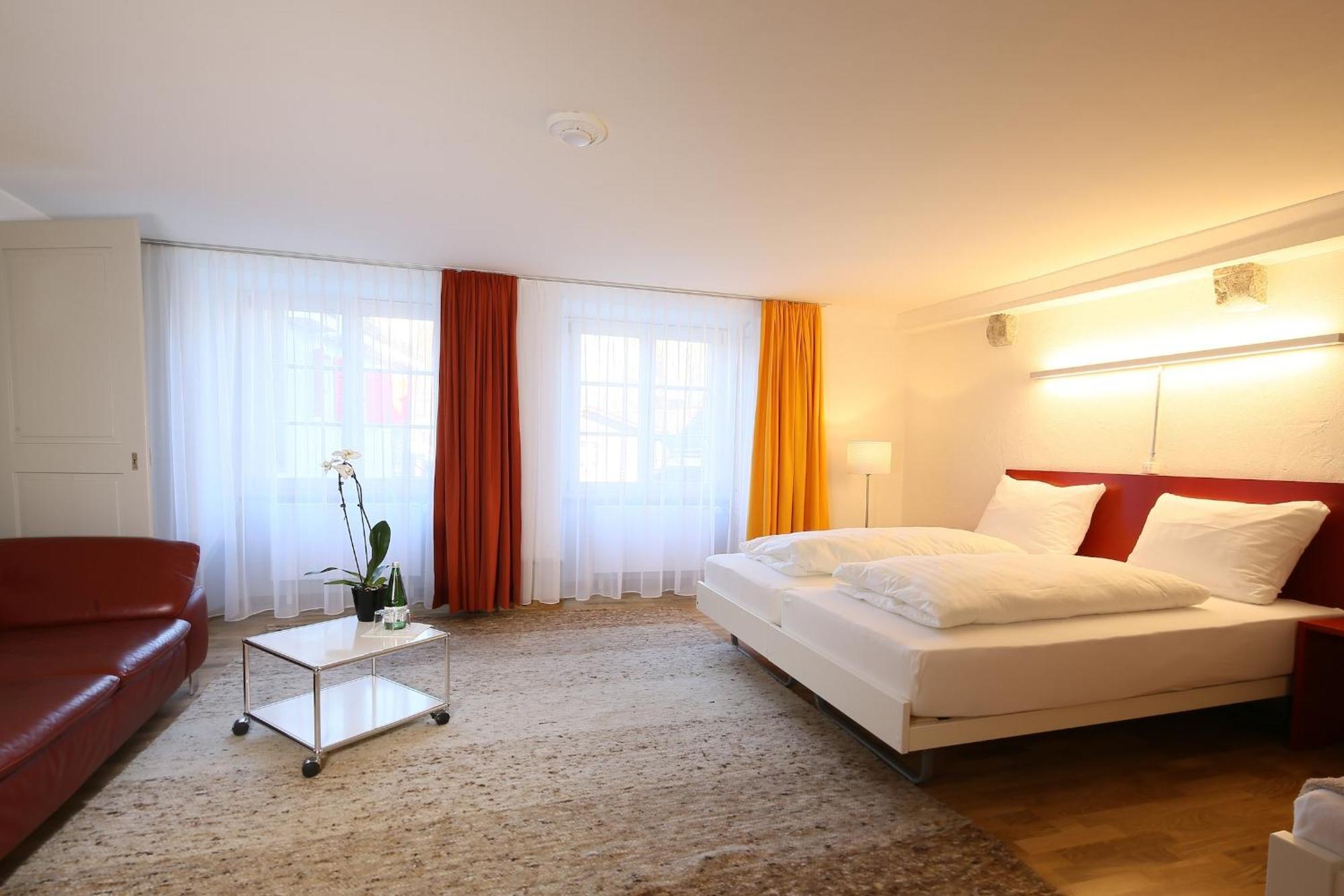 Hotel Roter Ochsen โซโลทูร์น ภายนอก รูปภาพ